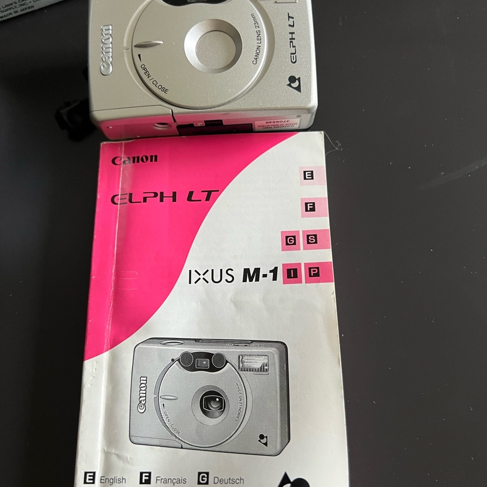 Canon ELPH LT in Sleek Silver